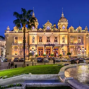 New Designer Next To Casino Square With Ac & Internet Appartement