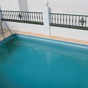 https://easy-nerja-apartments.es-andalucia.com